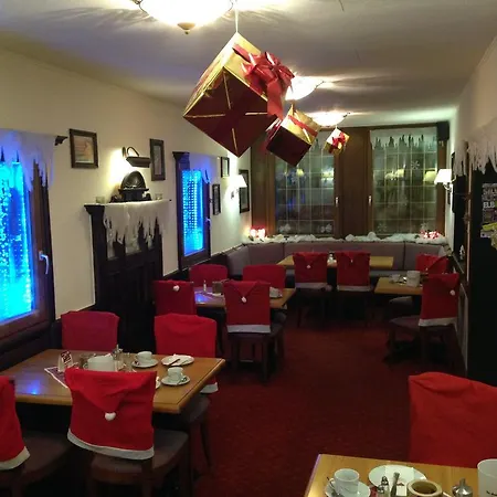 白马酒店 招待所 3*